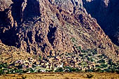 Marocco meridionale - Escursione nella vale di Ameln, nei pressi di Tafraoute, il villaggio di Oumesnat 